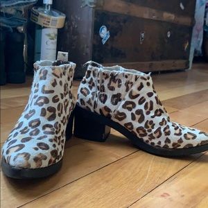 Leopard print Jeffrey Campbell booties!